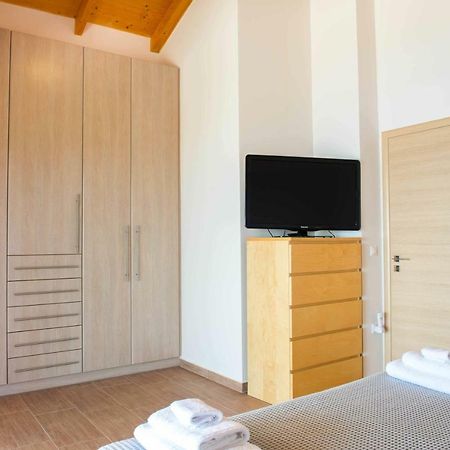 Villa Kivis كيفيريون المظهر الخارجي الصورة