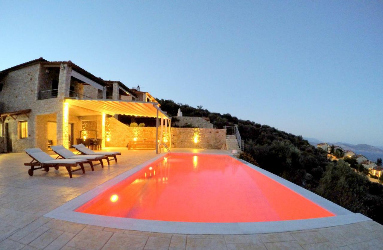 Villa Kivis كيفيريون المظهر الخارجي الصورة